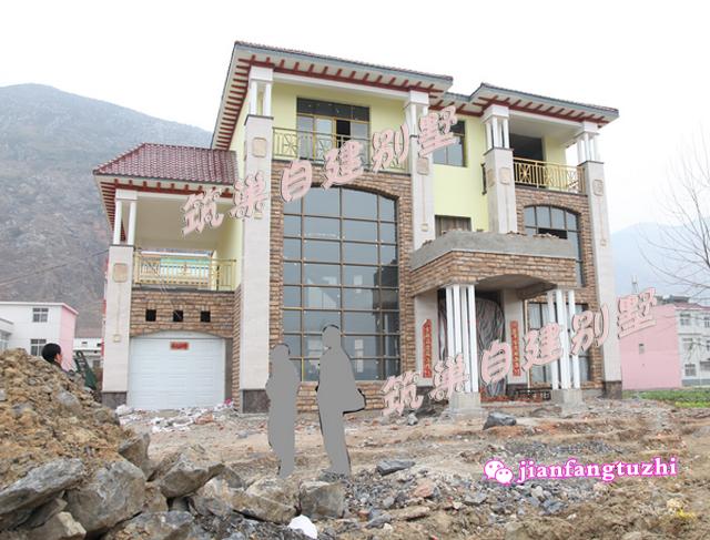 三層豪華農村別墅全套設計圖，帶雙車庫，18x13米。