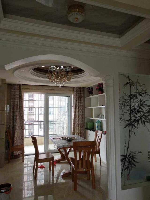 120平新房裝修花費(fèi)了22萬，客餐廳全瓷磚上墻，整體是簡潔明亮很耐看！