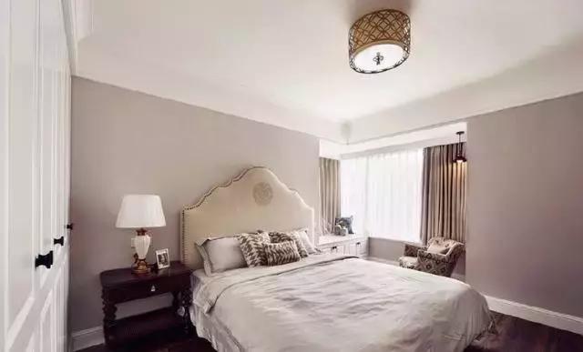 100平米三居室簡約美式風格裝修設計，整個色調為奶茶色，溫暖輕柔了整個空間！