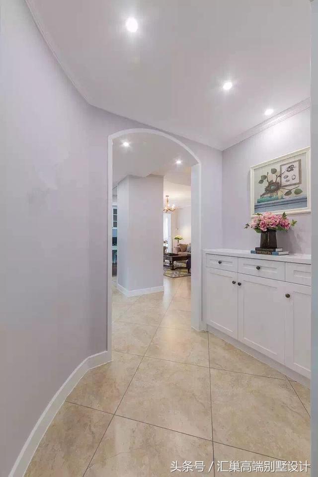 這樣小清新的別墅裝修，奢華大氣不浮夸，這種簡約歐式風你喜歡嗎？