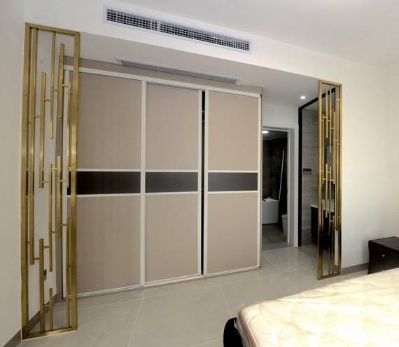 130平米房子簡約風格裝修，黑白灰色調搭配還是那么經典