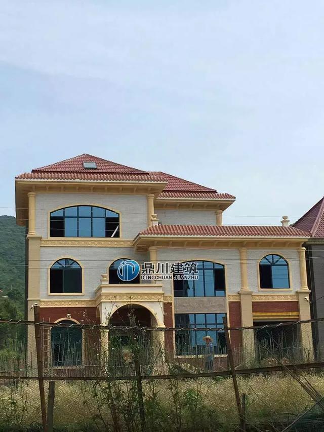 三層歐式別墅設計圖，11.8x12.5米，有棋牌室、多功能廳，含7個臥室，案例2最美，案例3花了50萬