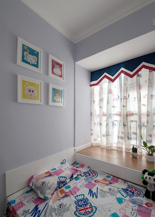 90㎡的三居室，普普通通的裝修風格，但是很溫馨。