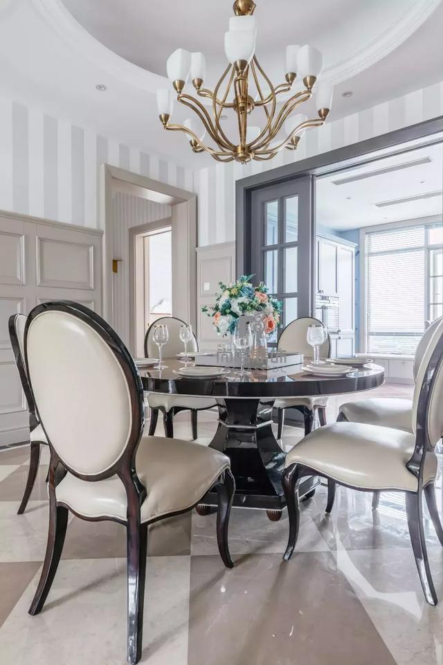 290平復式別墅實景設計：世界之遠，其實不過是晝夜、廚房與愛