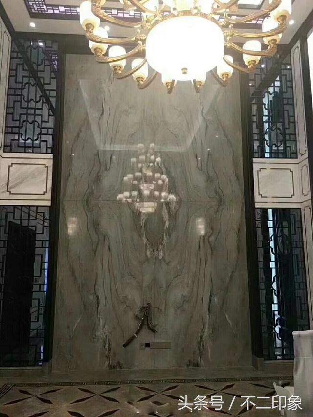 花了102W全包裝修的豪華別墅，大理石做的客廳電視墻特別喜歡，忍不住曬一曬！