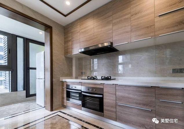 平屋頂新中式農(nóng)村自建別墅圖，既有現(xiàn)代風(fēng)格的簡約又有傳統(tǒng)元素的雋永