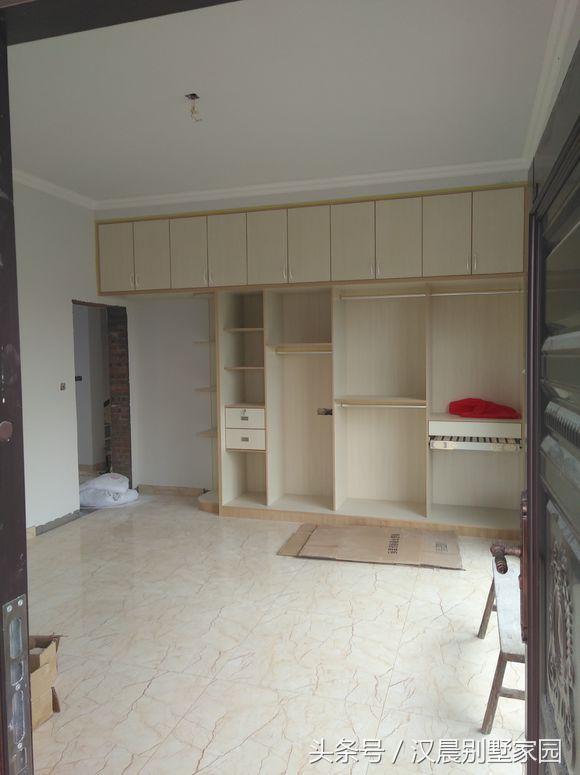 自建三層別墅，附平面設(shè)計圖，造價30萬左右，12X9.3米有露臺和院子