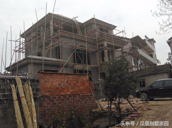 自建三層別墅，附平面設(shè)計圖，造價30萬左右，12X9.3米有露臺和院子