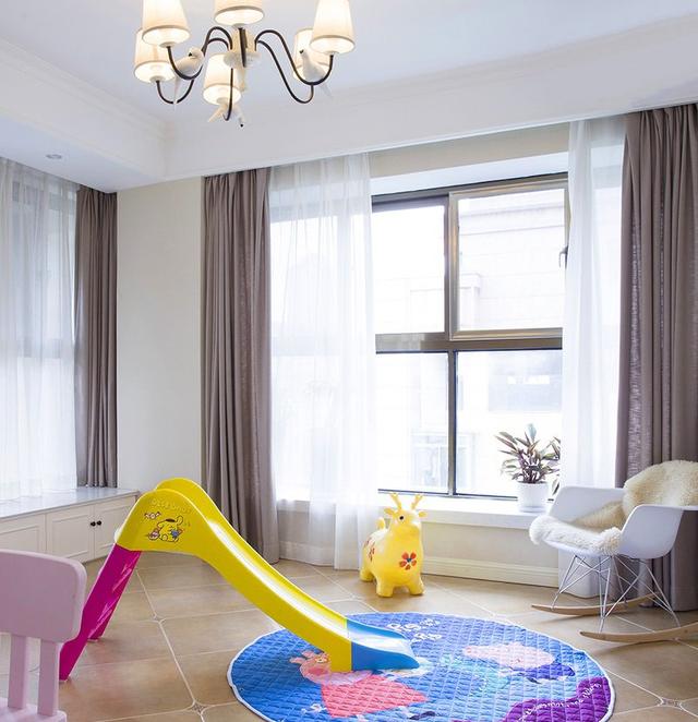 200平美式風格裝修，特別喜歡家里的后花園，可以享受花開的好時光。