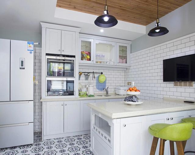 200平美式風格裝修，特別喜歡家里的后花園，可以享受花開的好時光。