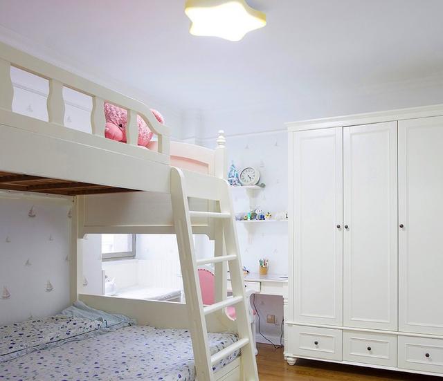 200平美式風格裝修，特別喜歡家里的后花園，可以享受花開的好時光。