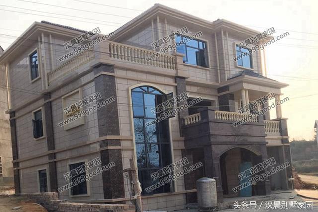 12.3X12.1米三層歐式別墅設計圖，大氣經(jīng)典，帶車庫。