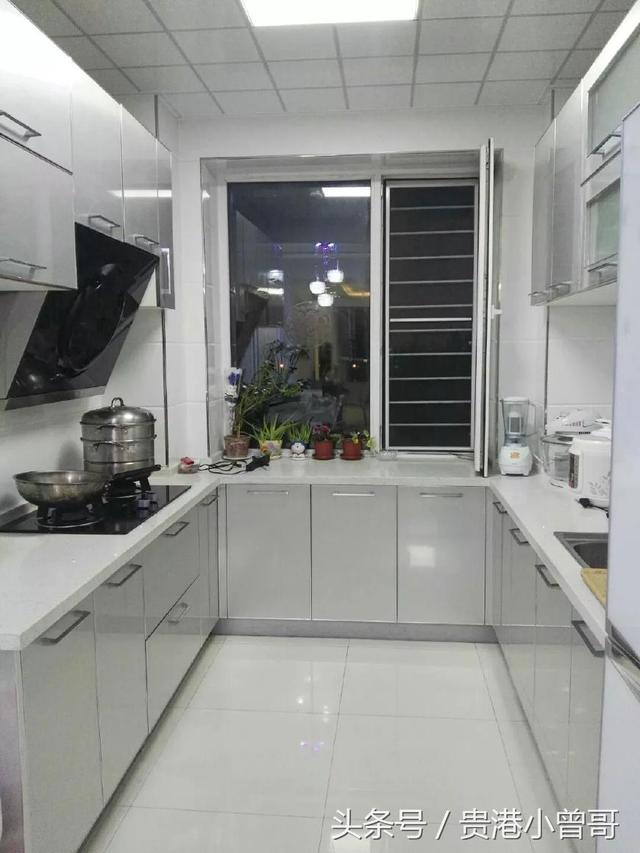 曬曬剛完工的105平方米的新房，現(xiàn)代簡約的風(fēng)格，效果真漂亮，電視墻最為亮眼