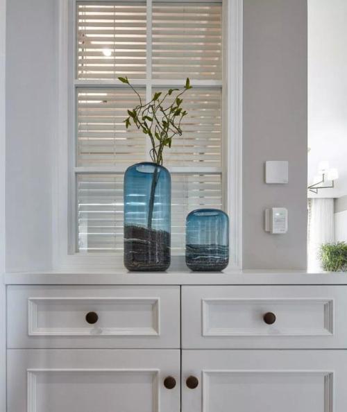 老公堅持用30萬裝修房子，設計風格是簡約和地中海的混搭，效果特別好，飄窗最為亮點