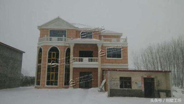 農村自建三層歐式別墅施工設計圖，線條感強，外型經久耐看