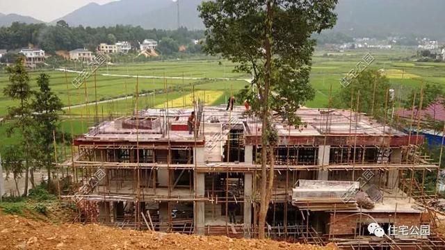 今日實(shí)例別墅設(shè)計(jì)圖，回農(nóng)村建別墅，也算是衣錦還鄉(xiāng)了，還可以盡盡孝道