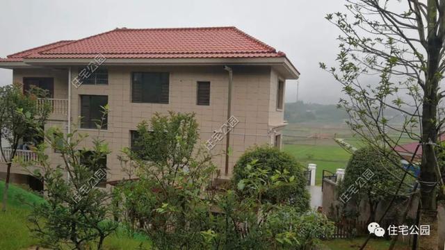 今日實(shí)例別墅設(shè)計(jì)圖，回農(nóng)村建別墅，也算是衣錦還鄉(xiāng)了，還可以盡盡孝道