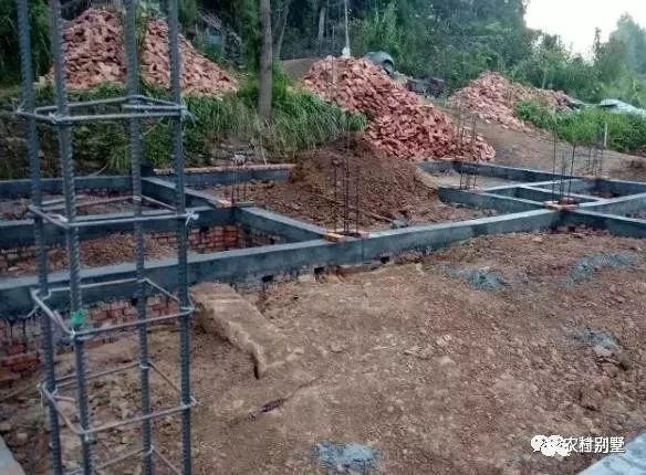 簡單二層小樓房實拍圖，附施工過程，30萬全建好