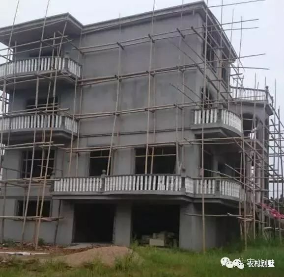 小伙回老家自建4層現代別墅，霸氣側漏，分享施工日志