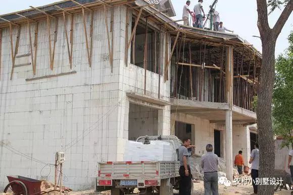 農(nóng)村自建房選EPS模塊（泡沫）建房還是輕鋼別墅？PK下