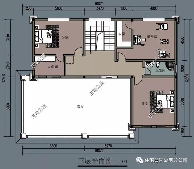經(jīng)典雅致的歐式三層別墅設計圖，占地221.1㎡，帶挑空客廳+大露臺。