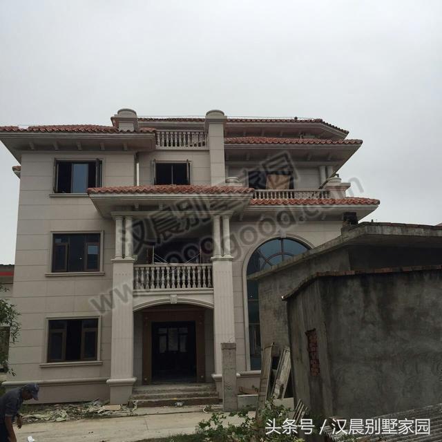 超級耐看的四層別墅設(shè)計圖，簡約時尚，不易過時，實景+效果圖+平面圖+裝修圖，完美！