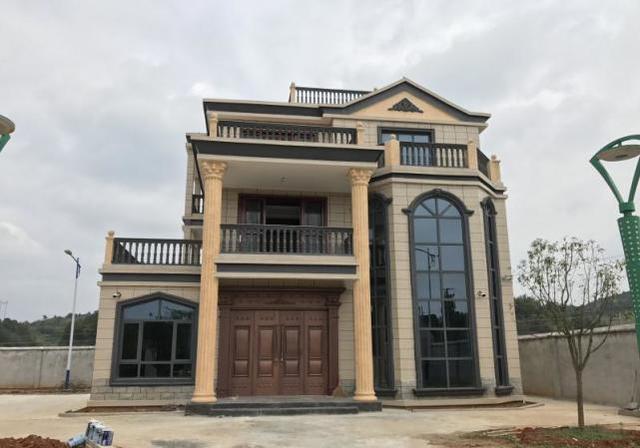 13×15米三層框架結構別墅設計施工效果圖，帶挑空客廳，十分華麗氣派