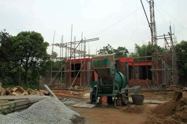 三層農村自建房，戶型方方正正，布局合理，高端大氣，有面子，造價30萬。