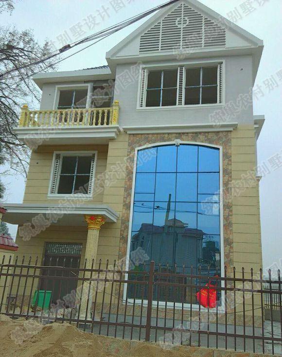 房屋建成實拍展示：30萬2廳5臥三層農(nóng)村別墅設(shè)計施工圖，外觀造型豪華大氣