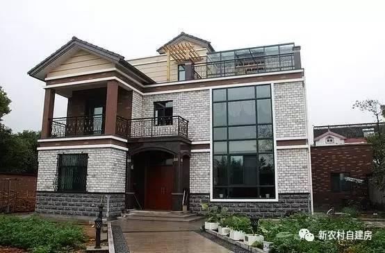 13.5米×14.3米三層復式別墅設計圖，設計美觀大氣，帶大露臺，造價35萬。