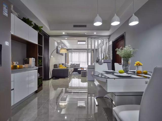 138平三居室用黑白灰風格裝修，簡潔大方，好帥氣。