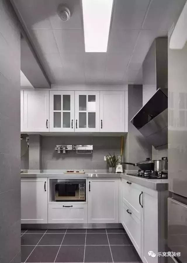 90平米三房兩廳自然簡約裝修，時尚自然又清，效果很不錯哦。