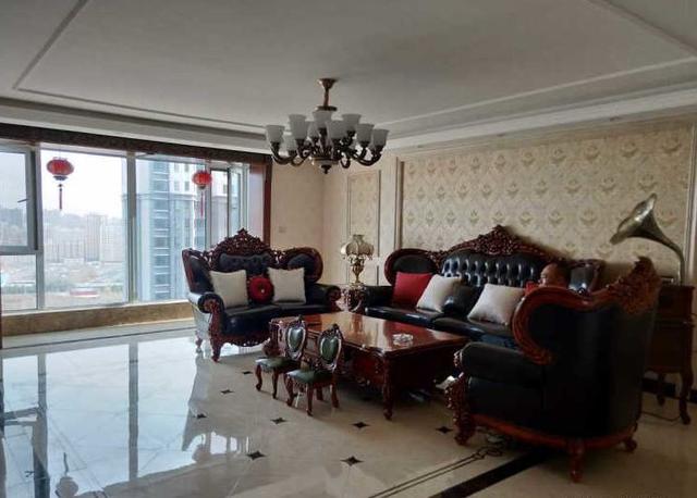 240平大房子裝修完成，裝修總共花了98萬，一房四間臥室四種裝修風(fēng)格，效果是很滿意的！