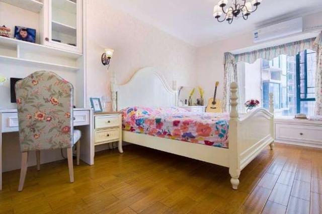 100平的新房老婆花19萬裝修，特別喜歡餐廳的卡座，美觀實用