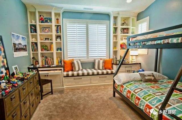 三層別墅設(shè)計圖，坡屋頂和平屋頂?shù)慕Y(jié)合，這樣的屋頂跟豐收季更配哦