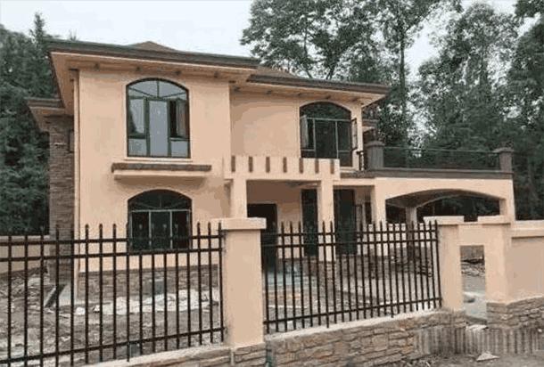 這款別墅設計圖，算是今年二層別墅中的黑馬，設計感十足