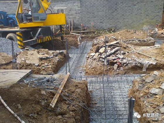 三層帶車庫別墅設(shè)計圖，外觀大氣，內(nèi)部設(shè)計合理，真是優(yōu)秀