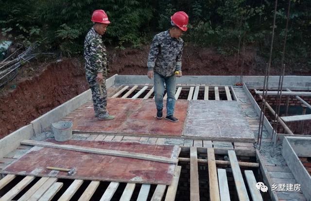 三層帶車庫別墅設(shè)計圖，外觀大氣，內(nèi)部設(shè)計合理，真是優(yōu)秀