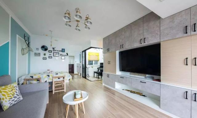 76平米簡約北歐風裝修，客廳沙發背景墻簡單又好看！