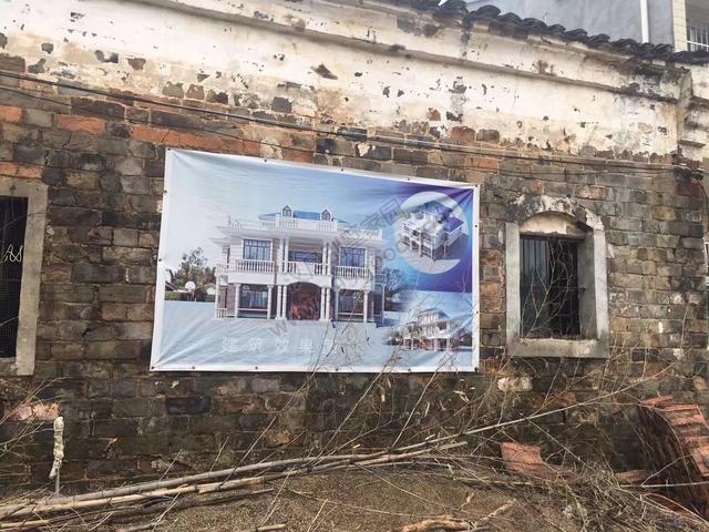 分享一棟雙拼別墅設計圖，村里的地標建筑。