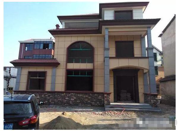 推薦兩款歐式三層結構的小別墅設計圖，建筑外觀造型非常氣派