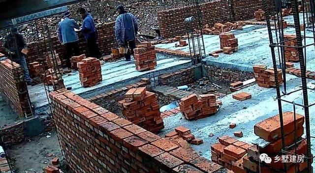 兩款二層農(nóng)村自建房，一款現(xiàn)代簡(jiǎn)約風(fēng)，一款田園風(fēng)，50萬(wàn)就能蓋出100萬(wàn)的效果，人人都眼紅！