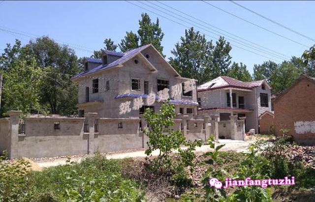 13x13米二層鄉(xiāng)村別墅自建房，帶獨(dú)立小車庫+地下室，實(shí)用美觀，帶有內(nèi)部裝修實(shí)拍圖。