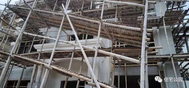 農村三層經典簡歐別墅設計圖，簡單大氣，新建起來的房子就是不一般，處處都透露著高級感。