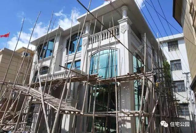 農村三層經典簡歐別墅設計圖，簡單大氣，新建起來的房子就是不一般，處處都透露著高級感。