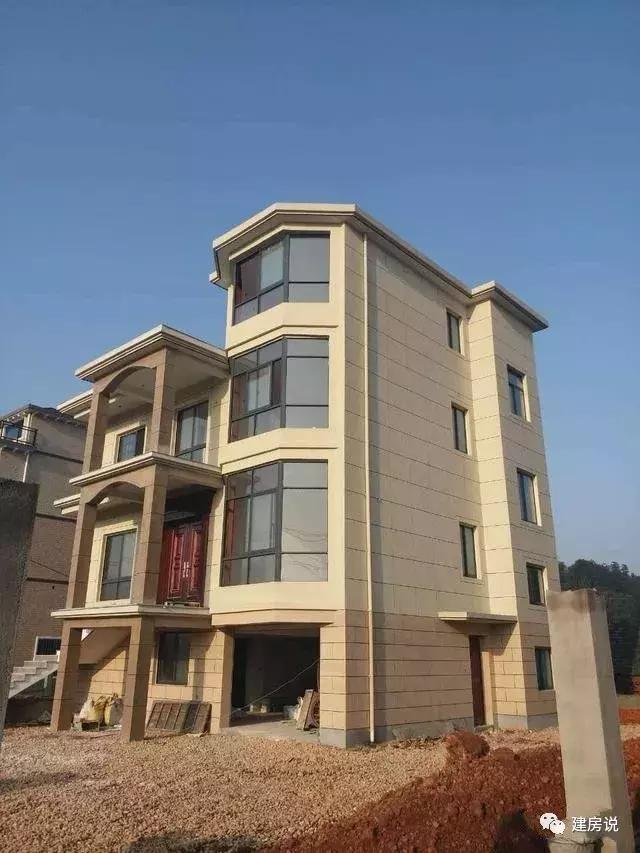 三層半農(nóng)別自建房，主體建造共花50萬，您喜歡嗎？