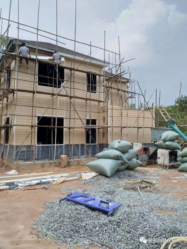 實拍一個月完工輕鋼別墅，建好后外觀好看