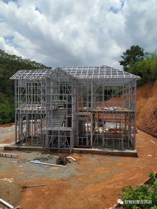 實拍一個月完工輕鋼別墅，建好后外觀好看