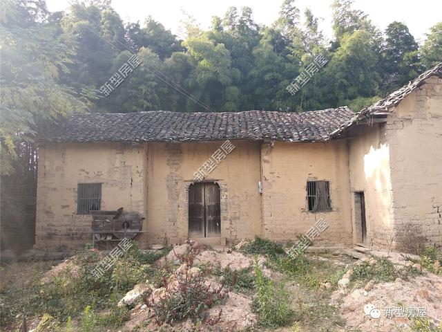 湖南農村小伙為了省錢竟然把房子蓋成這樣？新房變危房，看著都揪心