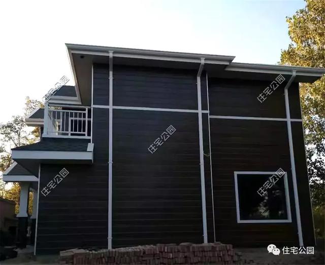 農村輕鋼住宅造價多少？這棟240平的房子只花了33萬，房主任先生很滿意